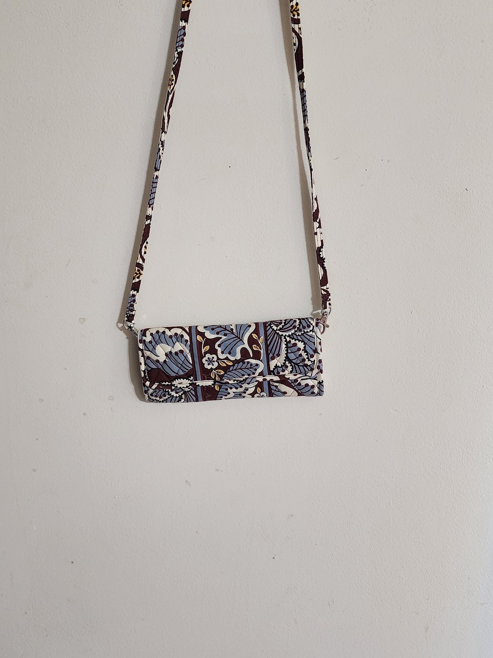 Vera Bradley Brown Blue Floral Quilted Crossbody Wallet Clutch Bag Strap